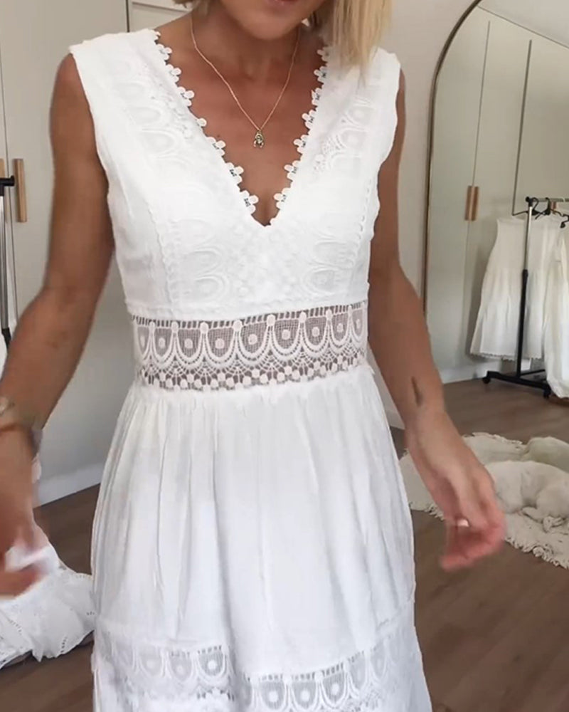 CHARLOTTE | HANDCRAFTED LACE DRESS WITH V-NECKLINE